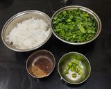 A picture of step 1 of Radish Greens Stir Fry.