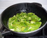 Foto del paso 7 de la receta: Masa de hojaldre con pimientos verdes, setas y tomate
