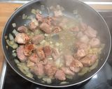 Foto del paso 2 de la receta: Pavo salteado con cebolla