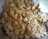A picture of step 3 of Strawberry Rhubarb Crumble.