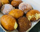 A picture of step 11 of Crème Brûlée Donuts.
