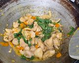 รูปขั้นตอนการทำที่ 7 ของ ไก่ผัดพริกเหลืองโหระพา