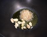 Une image de l'étape 2 de Antichis rouges aux petits pois, champignons et chorizo.