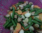 Foto langkah ke 1 dari resep Tumis ceria (kacang panjang, baby corn, wortel).