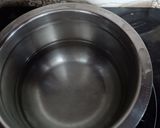 A picture of step 1 of Kashmiri kehwa.