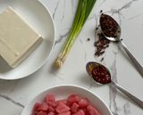 Hình bước làm 1 của món Tuna mapo tofu - Đậu hũ Tứ Xuyên cá ngừ
