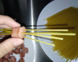 Foto del paso 5 de la receta: Spaghetti hotdog con nata y queso🤤🍝🌭🧀