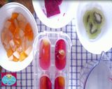 Foto langkah ke 2 dari resep Es Lilin Fruity Yoghurt 🍑🍍🍓🍇🍉.