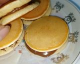A picture of step 8 of Mini pancakes 🥞😋 (مننی پین کیک).