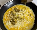 صورة لخطوة 2 من وصفة كاساديا البيض و الزعترEgg and Za’atar Quesadilla