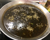 Foto del paso 5 de la receta: Fideua negra de gamba y calamar