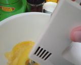 Foto langkah ke 1 dari resep Bolu Kukus Pelangi (2 Telur).