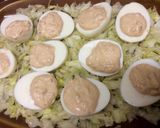 Foto del paso 3 de la receta Huevos rellenos sevillanos🥚🐟🥒🌶