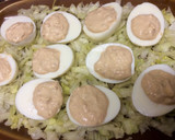 Foto del paso 3 de la receta: Huevos rellenos sevillanos🥚🐟🥒🌶