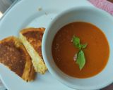 Foto del paso 7 de la receta: Sánduche🧇🧀🍅de queso🫔🧀en almojábana🥐casera con salsa de tomate🥯🍅🥫