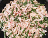 Foto del paso 4 de la receta: Revuelto de judías, choco y surimi