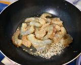 Hình bước làm 2 của món Tôm rim mặn ngọt
