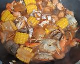 Foto langkah ke 4 dari resep Seafood Pedas Asam Manis.