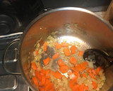 A picture of step 3 of Carrot and onion soup.