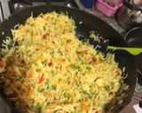 A picture of step 3 of Vegetable fried rice and shredded beef sauce.