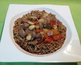 Foto del paso 5 de la receta Noodles al teriyaki y pollo con almendras