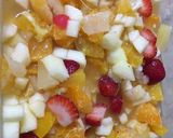 Foto del paso 2 de la receta: Ensalada de frutas 🍉🍓🍌🍏🍒🍊🍋🍐