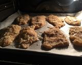 Csirkemell parmezános köntösben, kéksajtos metélttel recept fázis 4 fotója