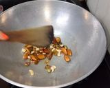 A picture of step 4 of Lauki ka Halwa.