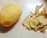 Foto del paso 3 de la receta Huevos con patatas langostinos y gulas