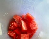 Gambar langkah 1 resipi Watermelon Popsicle.