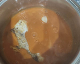 Foto del paso 8 de la receta: Merluza en Salsa Marinera Con Patatitas y Zanahorias Hervidas Aliñadas en Aceite de Albahaca