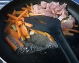 Foto langkah ke 5 dari resep Cemilan : Oatmeal Crepes Chicken Vegies.