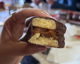 Foto del paso 8 de la receta: SÚPER ALFAJORES DE CHOCOLATE ❤️