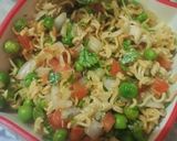 A picture of step 4 of Maggi Bhel.