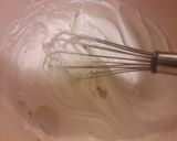 Foto del paso 1 de la receta: Helado de chantilly con frutillas 🍓🍓🍓🍨😋