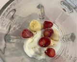 A picture of step 6 of Easy! Diet-Friendly ⭐︎ Gut-Healthy ⭐︎ Strawberry Smoothie.