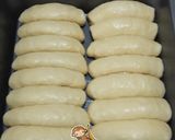 Foto langkah ke 7 dari resep Roti Manis (with Whipped Cream).