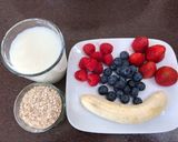 A picture of step 1 of Easy breakfast smoothie.