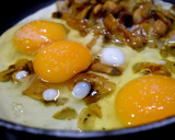 Foto del paso 6 de la receta: Revuelto de huevo con champiñones