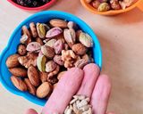 Foto del paso 1 de la receta: Galletitas nutritivas de frutos secos 🍪 sin azúcar agregado ni harinas 🌱pocos ing. 🇦🇷