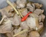 Hình bước làm 2 của món Vịt Kho Gừng Sả