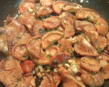 Foto del paso 5 de la receta: Níscalos al ajillo