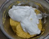 Foto langkah ke 5 dari resep Chiffon Labu Putih Telur.
