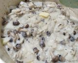 Foto langkah ke 11 dari resep Salmon Puff Pastry with Mushroom Sauce.