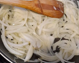 Foto del paso 2 de la receta: Tortilla de atún con cebolla