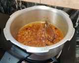 A picture of step 6 of Egg peas masala.