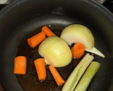 Foto del paso 2 de la receta: 🥣Fumet de langostinos🦐🥕