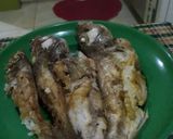 Foto langkah ke 3 dari resep Ikan kerapu panggang di teflon dengan baluran sambal kecap.