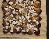 Foto del paso 6 de la receta: Empanada de morcilla, pera y queso de cabra
