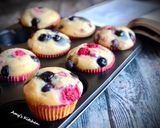 A picture of step 7 of Berry Muffins / Raspberry Blueberry.